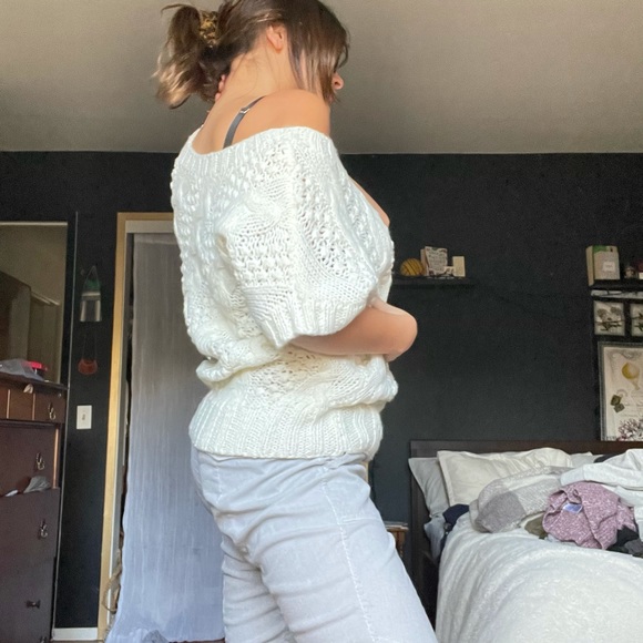 Off shoulder white sweater - Picture 2 of 3